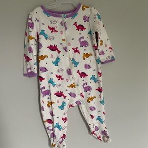 ⭐️5/$12⭐️ 6-9 month dinosaur sleeper